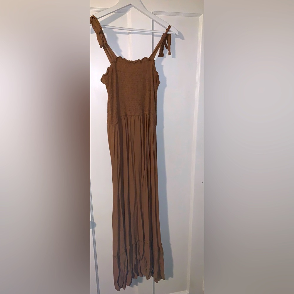 Brown dress